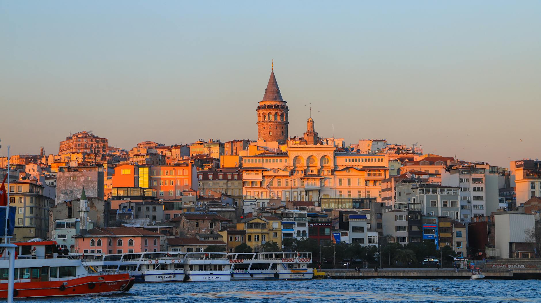 İzmir'de Aşk ve Tarih Dolu Bir Kaçış! ❤️
