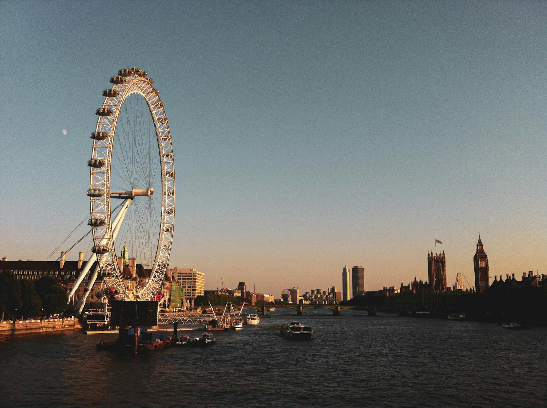 Romantik Londra Kaçamağı: Aşkın İzinde 🌹🇬🇧