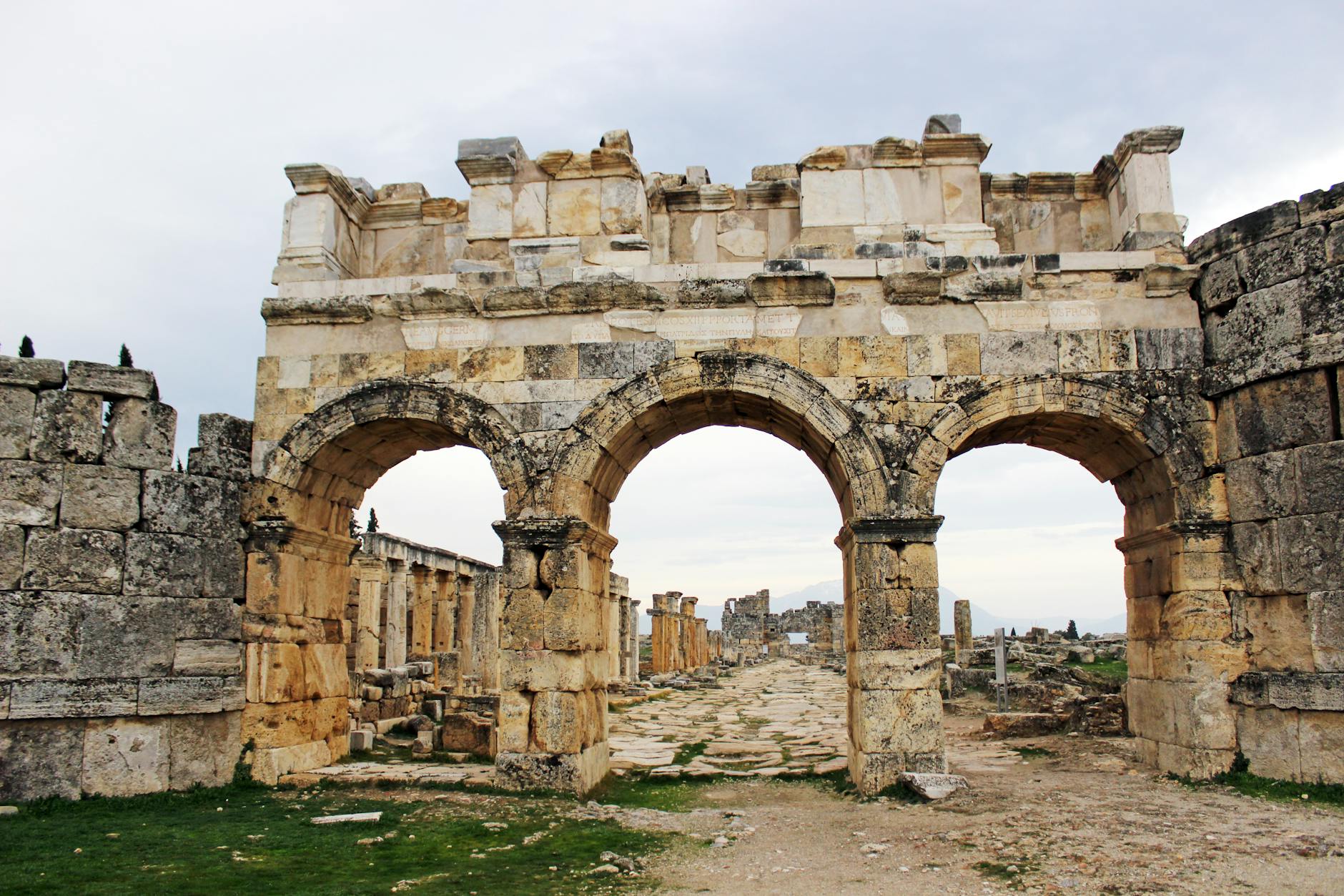 Pamukkale'de Aile Boyu Eğlence ve Doğanın Kalbine Yolculuk! 🏞️👨‍👩‍👧‍👦