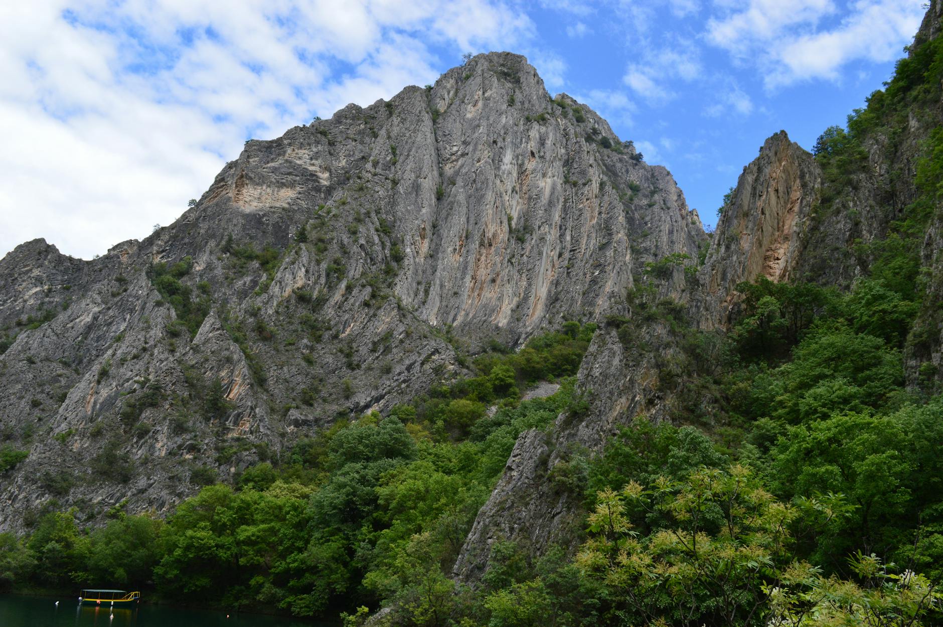 Makedonya'nın Kalbinde Adrenalin Dolu 3 Gün: Üsküp Macerası! 🏞️