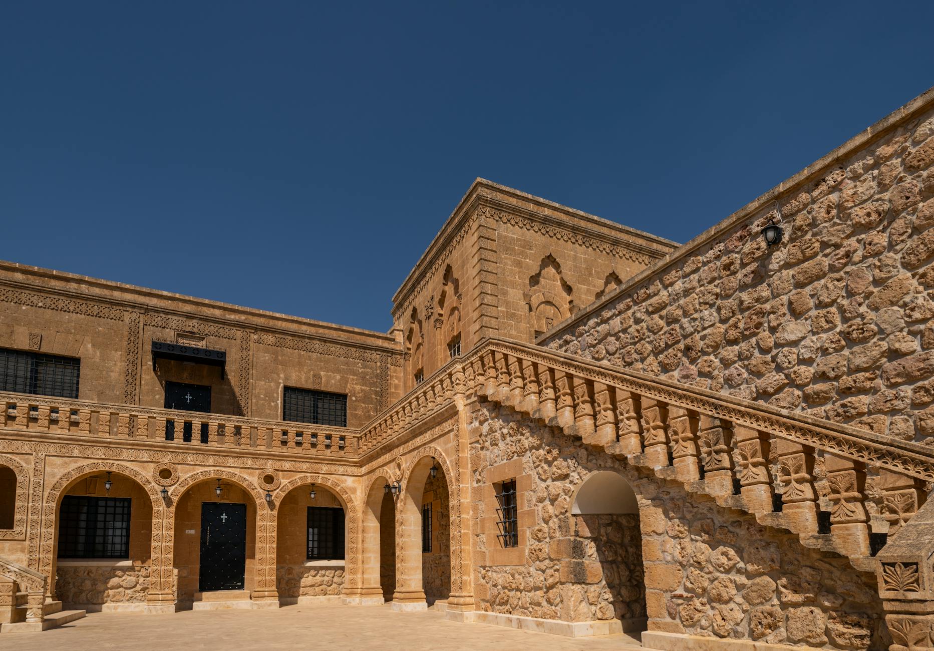 Mardin'de Aşk ve Tarih Dolu Bir Kaçamak! ❤️✨