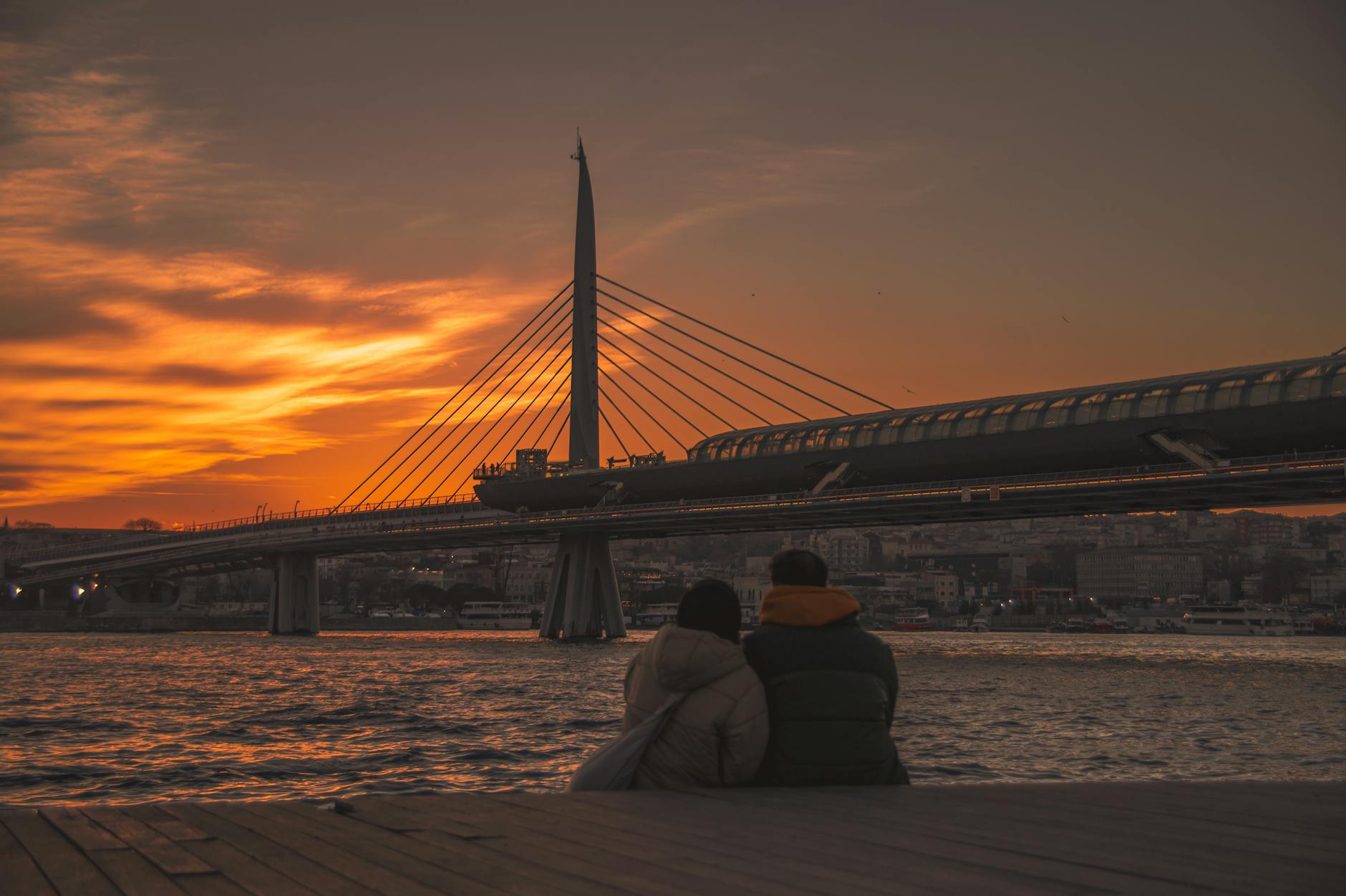 İstanbul'da Romantik Kaçamak: Boğazın Büyüsü ✨