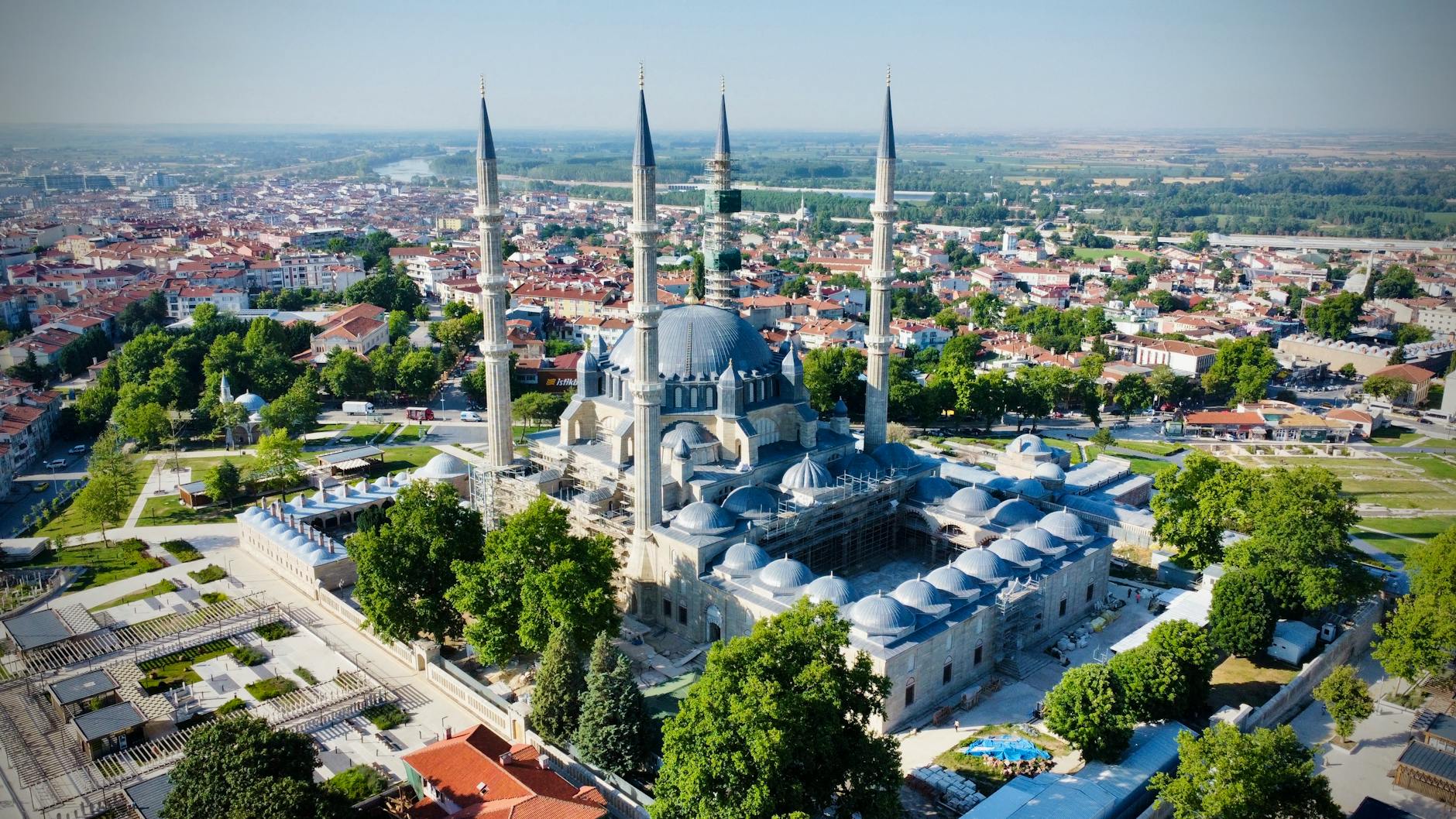 Edirne'nin Tarihi Dokusunda Arkadaşlarla Keşif 🕌✨