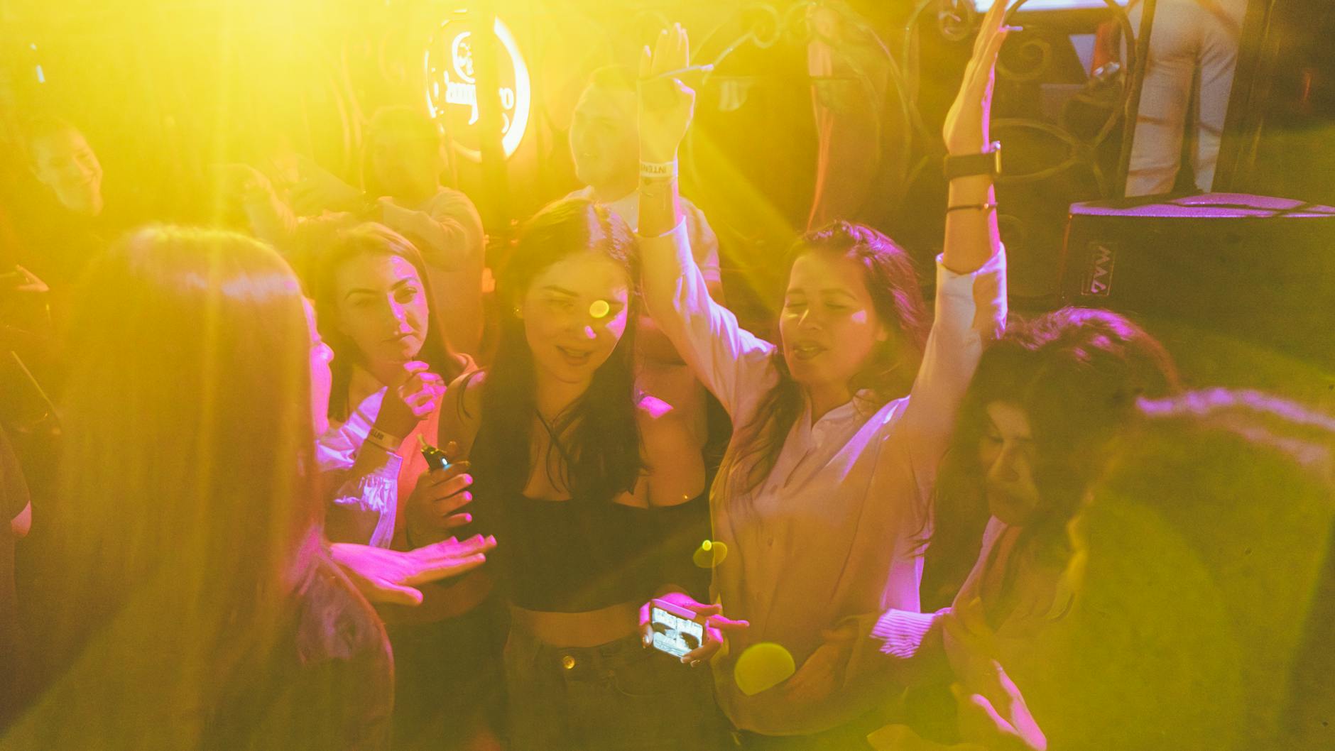 Antalya'da Arkadaşlarla Sınırsız Eğlence! ☀️